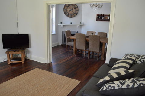 Two Cow Cottage Bed & Breakfast - Tourism TAS 26