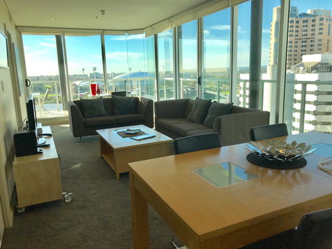 Adelaide DressCircle Apartments - North Terrace - Tourism TAS 9