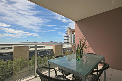 Adelaide DressCircle Apartments - North Terrace - Tourism TAS 1