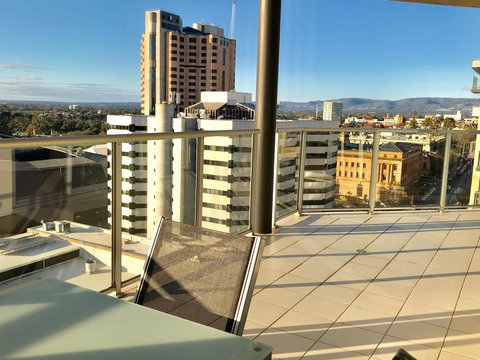 Adelaide DressCircle Apartments - North Terrace - Tourism TAS 4