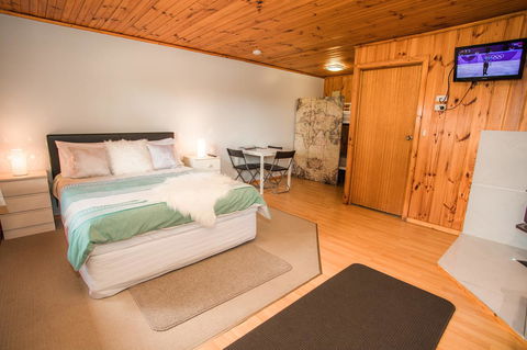 Seppelts View Cabins - Hobart Tourism 21