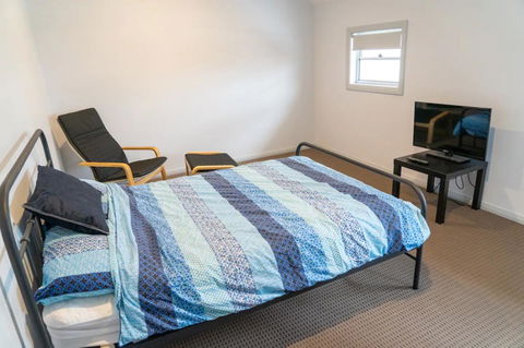 Gawler Townhouse 3 Bedroom - Hobart Tourism 24