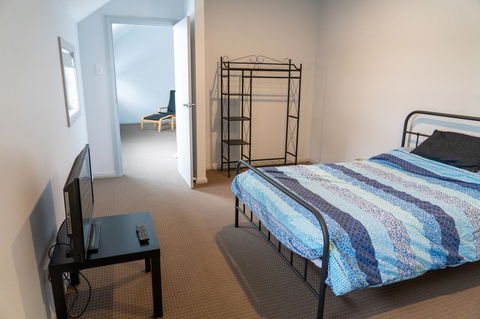 Gawler Townhouse 3 Bedroom - Hobart Tourism 28