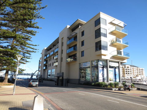Lights Landing Apartments - Hobart Tourism 1