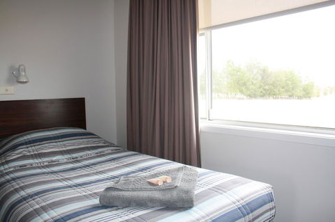 Isis Motel Scone - Hobart Tourism 0