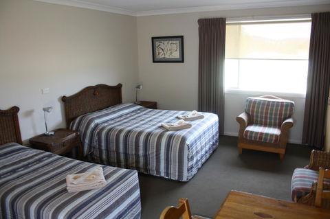 Isis Motel Scone - Hobart Tourism 6
