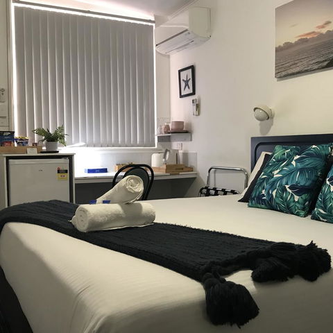 OCEAN BREEZE MOTEL - Tourism TAS 1