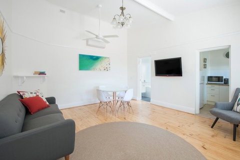 Seawall Apartments - Hobart Tourism 22
