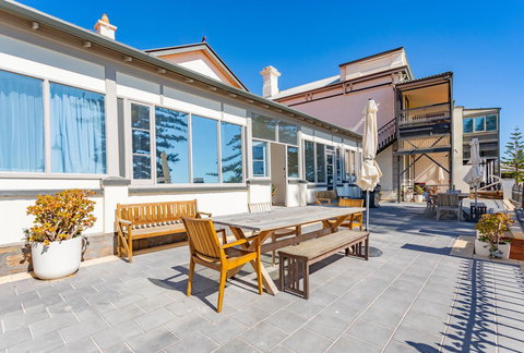 Seawall Apartments - Hobart Tourism 3