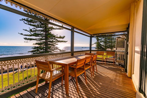 Seawall Apartments - Hobart Tourism 1