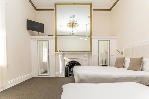 Seawall Apartments - Hobart Tourism 5