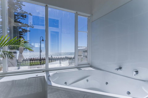 Seawall Apartments - Hobart Tourism 4