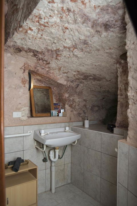 Ali\'s Underground Studio - Hobart Tourism 10