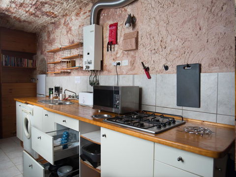 Ali\'s Underground Studio - Hobart Tourism 4