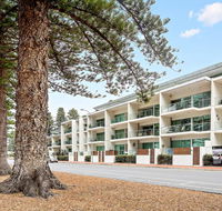 Breeze Beachfront Apartments - Tourism TAS