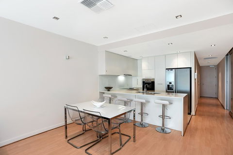 Breeze Beachfront Apartment - Tourism TAS 10