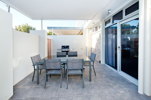 Loxton Courthouse Apartments - Hobart Tourism 18