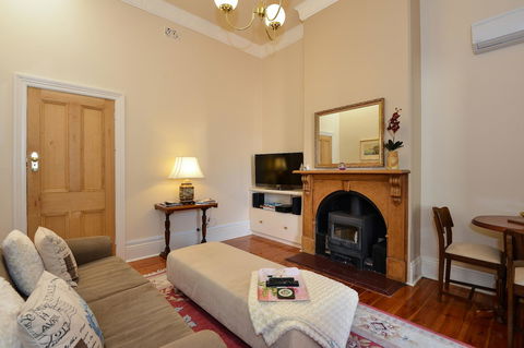Trafalgar Premium Vintage Suites - Tourism TAS 3