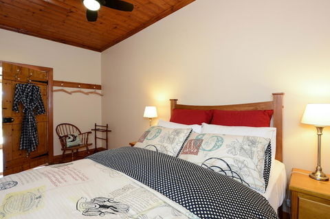 Trafalgar Premium Vintage Suites - Tourism TAS 23