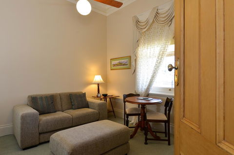 Trafalgar Premium Vintage Suites - Tourism TAS 25