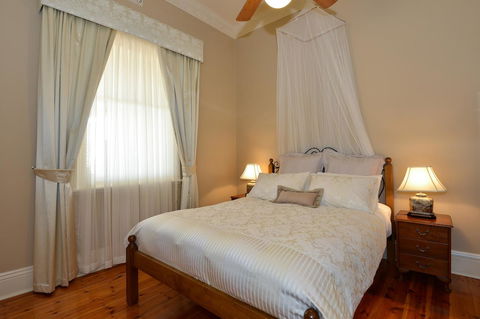Trafalgar Premium Vintage Suites - Tourism TAS 7