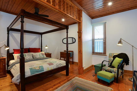 Trafalgar Premium Vintage Suites - Tourism TAS 10