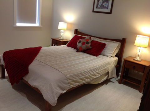 Elandra Holiday Home - Hobart Tourism 10
