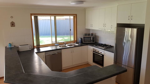 Aldinga Beach Overnighter Or Getaway Home - Tourism TAS 31