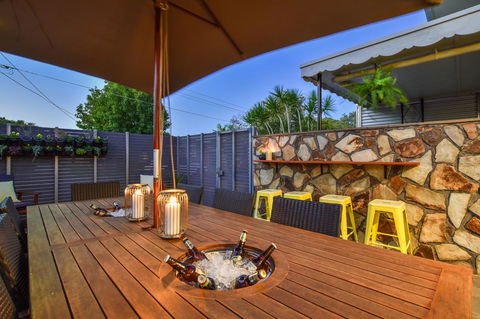 Christophers Villa - Hobart Tourism 1