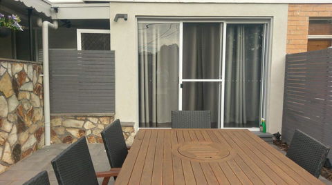 Christophers Villa - Hobart Tourism 3