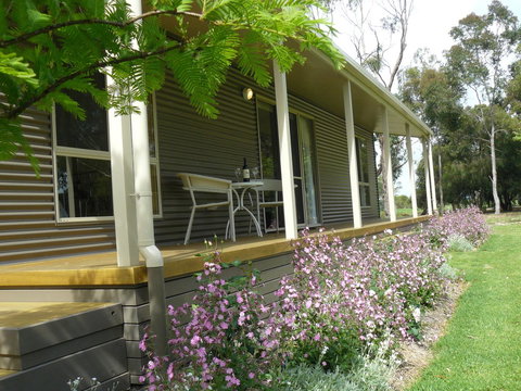 Camawald Coonawarra Cottage B&B - Tourism TAS 1