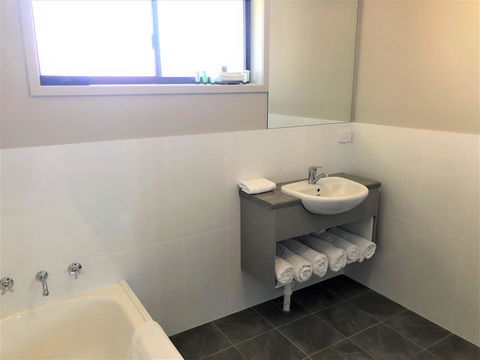 Bathurst Motor Inn - Tourism TAS 15