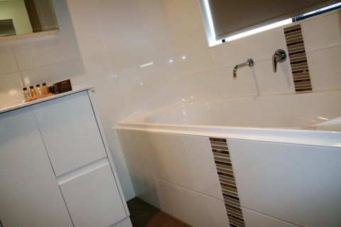 Jacaranda Homestay - Tourism TAS 16