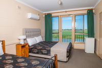Book Tailem Bend Accommodation Vacations Tourism TAS Tourism TAS