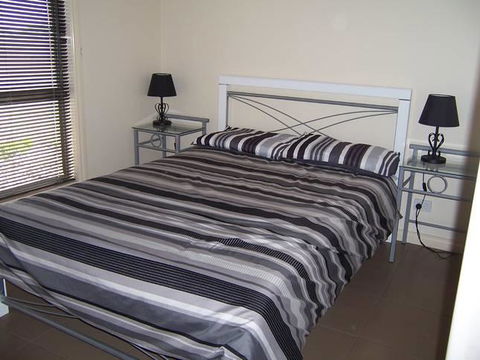 Relax On Par - Tourism TAS 4