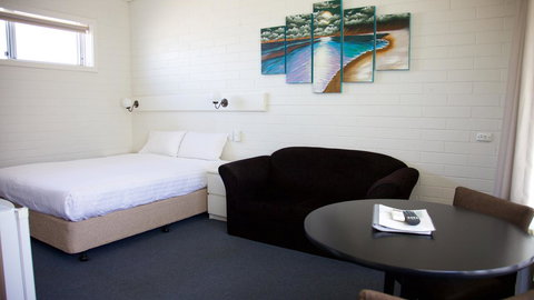 Guichen Bay Motel - Tourism TAS 34