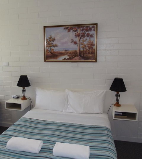Guichen Bay Motel - Tourism TAS 25