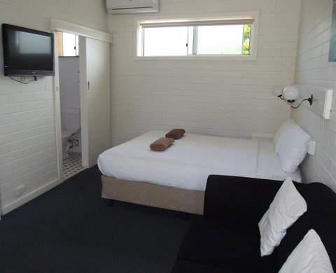 Guichen Bay Motel - Tourism TAS 35