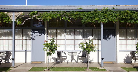 Guichen Bay Motel - Tourism TAS 36