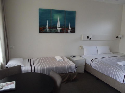Guichen Bay Motel - Tourism TAS 18