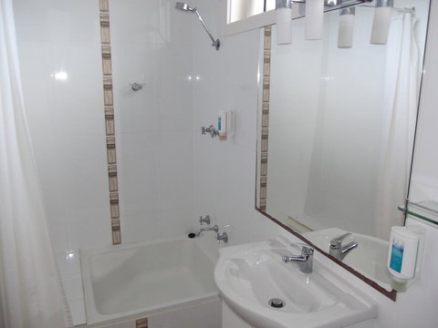 Guichen Bay Motel - Tourism TAS 43