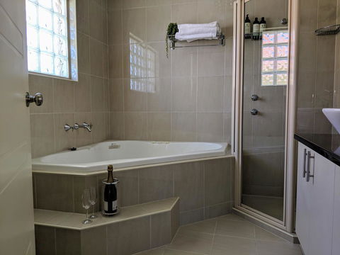 Ochre Point Beach House On Moana Seafront - Hobart Tourism 9