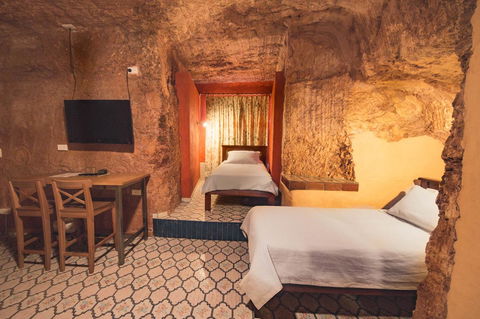 The Underground Motel - Hobart Tourism 20