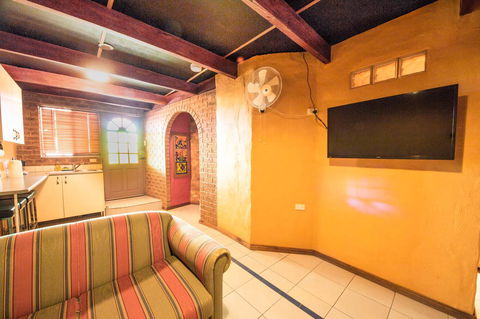 The Underground Motel - Hobart Tourism 16