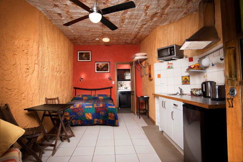 The Underground Motel - Hobart Tourism 19