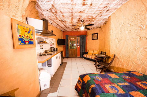 The Underground Motel - Hobart Tourism 18