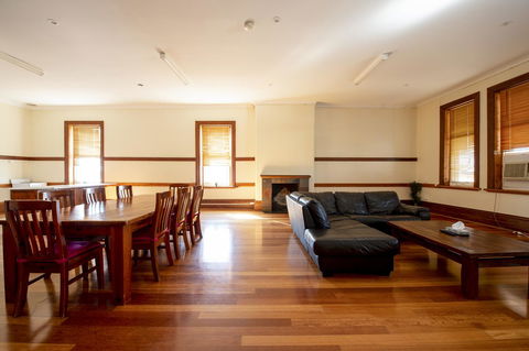 City Centre Motel Hotel - Tourism TAS 38