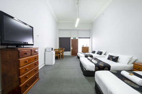 City Centre Motel Hotel - Tourism TAS 7