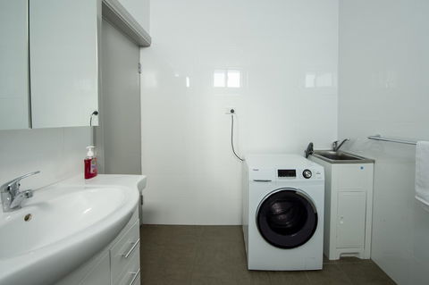 City Centre Motel Hotel - Tourism TAS 26