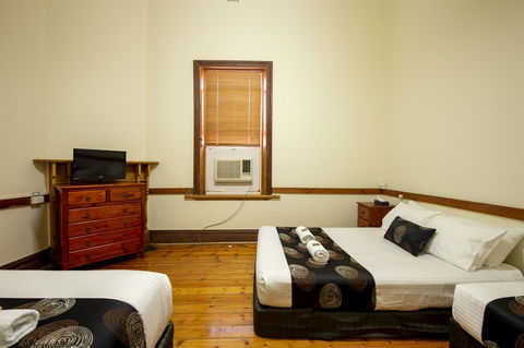 City Centre Motel Hotel - Tourism TAS 1
